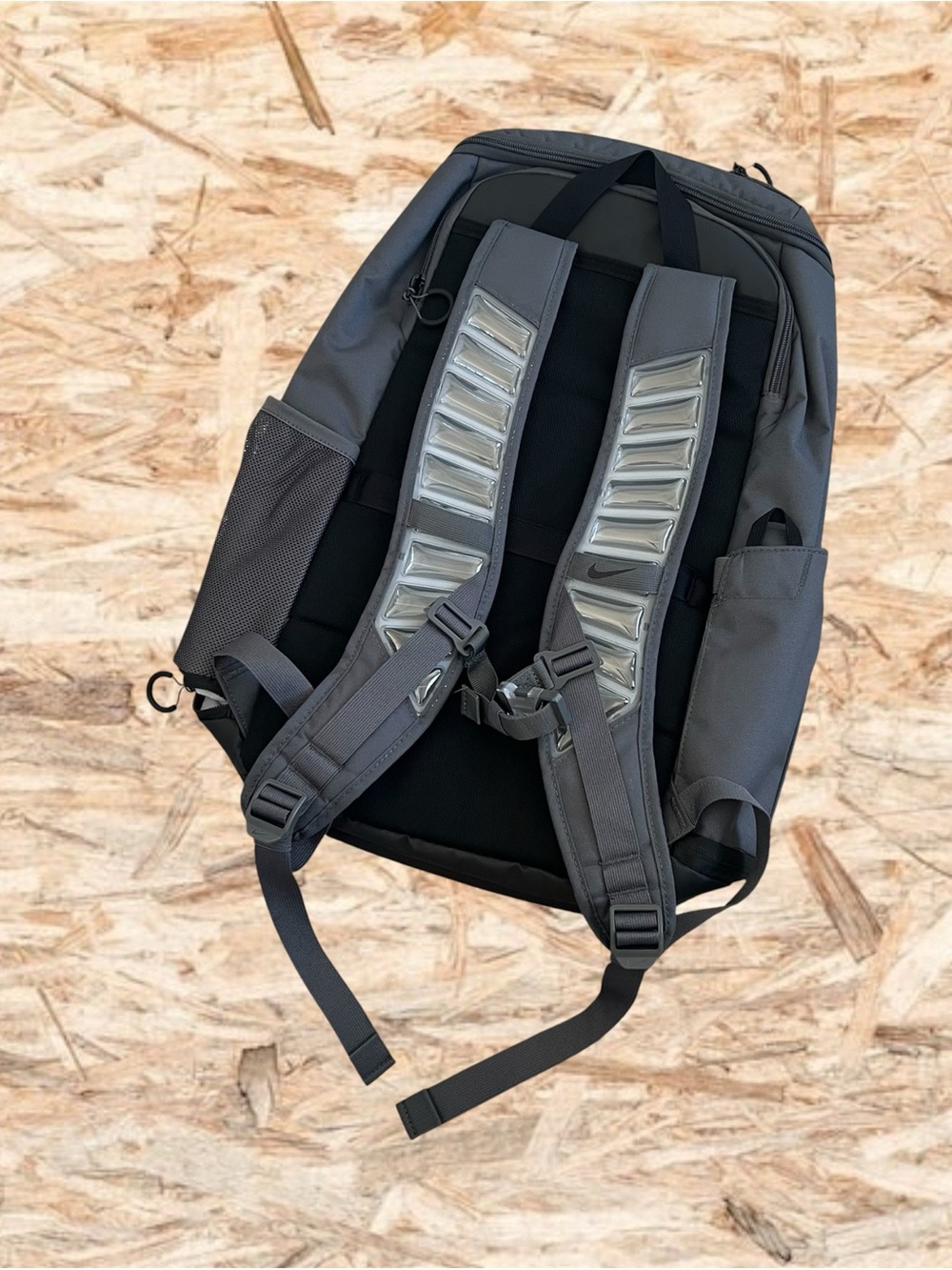 ✔️NWT✔️ NIKE Varsity Elite Backpack Grey Black - Picture 3 of 15